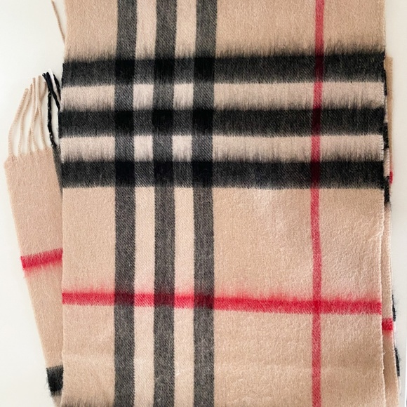 Burberry Classic Check Cashmere Scarf - Picture 3 of 3